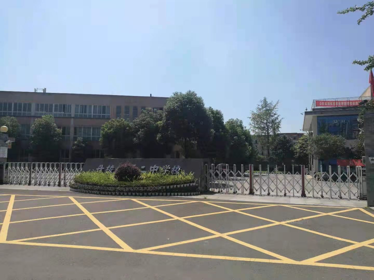 伸縮門、電動門